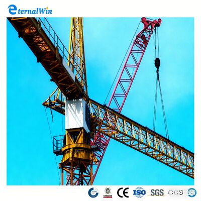 Grúa torre con brazo abatible, grúa torre autosubida resistente para proyectos de construcción de gran altura